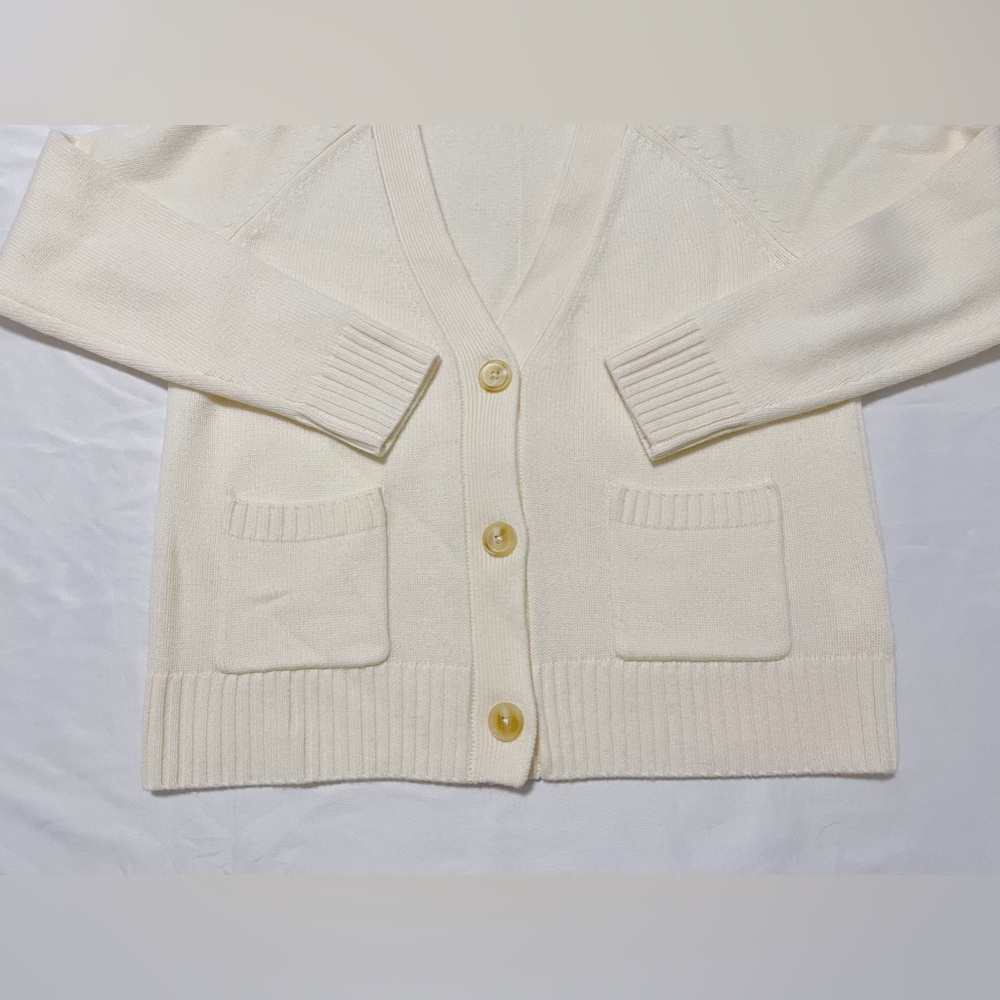 100% Wool V-Neck Ribbed Cardigan - Picture 5 of 10